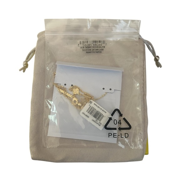 Kendra Scott Mylah Gold Short Pendant Necklace - Picture 3 of 5